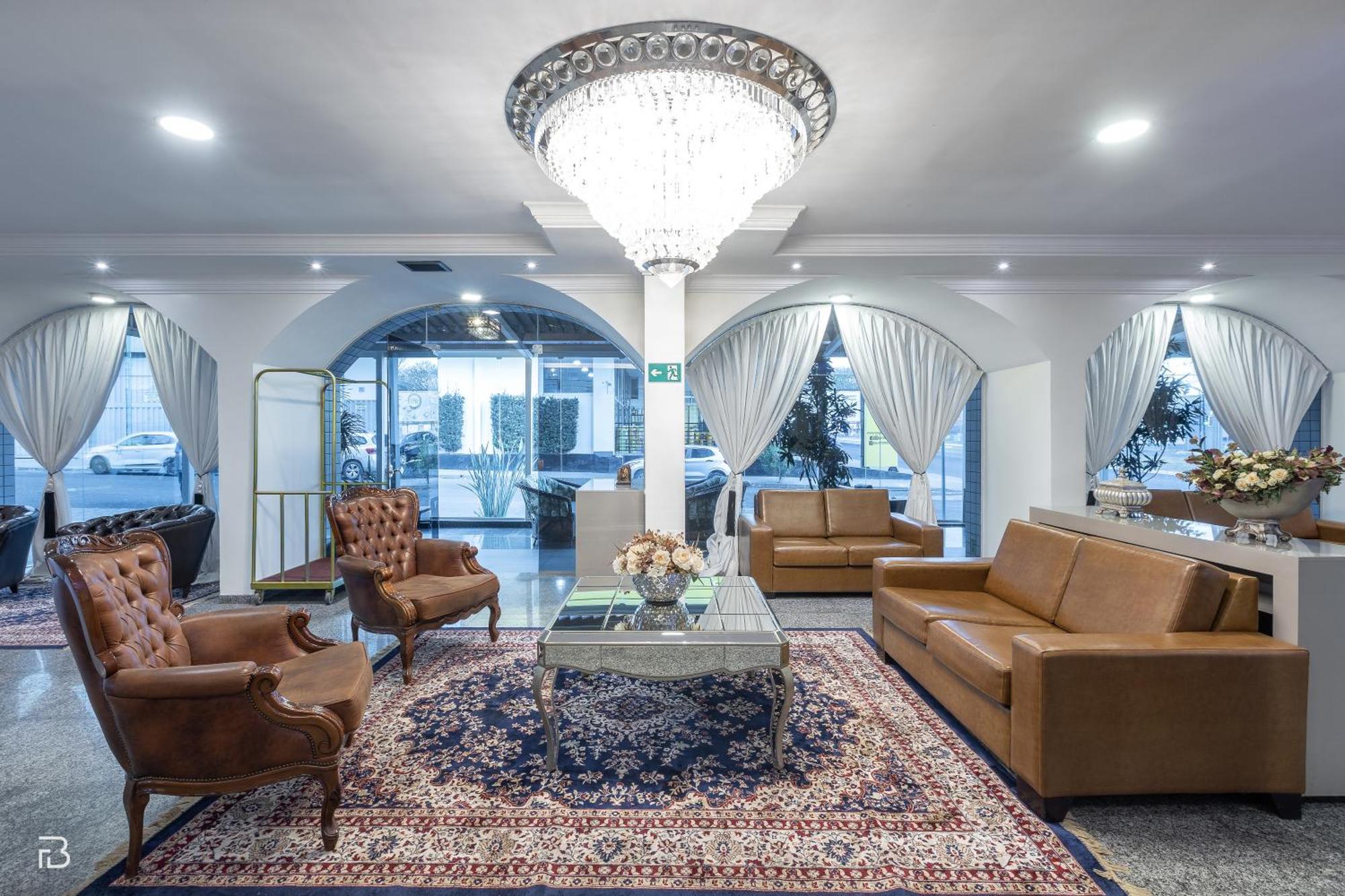 Porto Minas E Convencoes Hotel